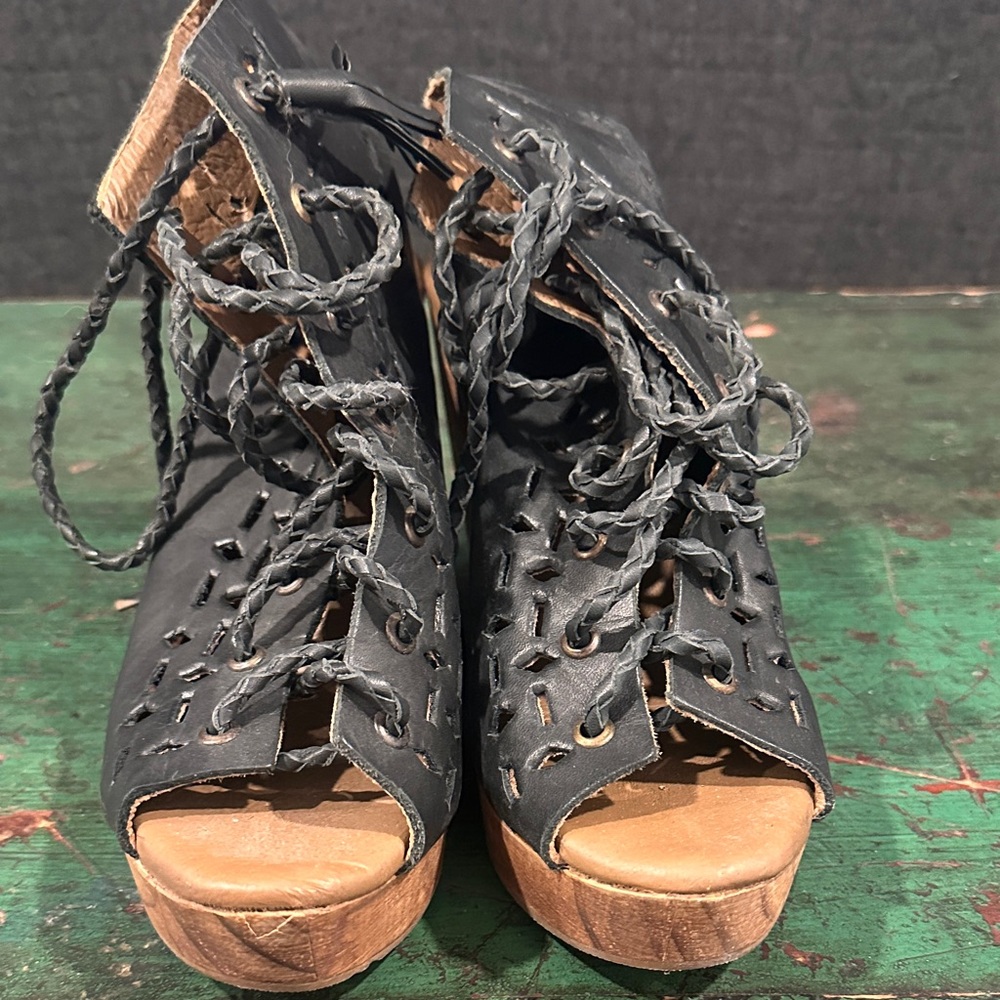 Musse & Cloud Black Lace-Up Boots